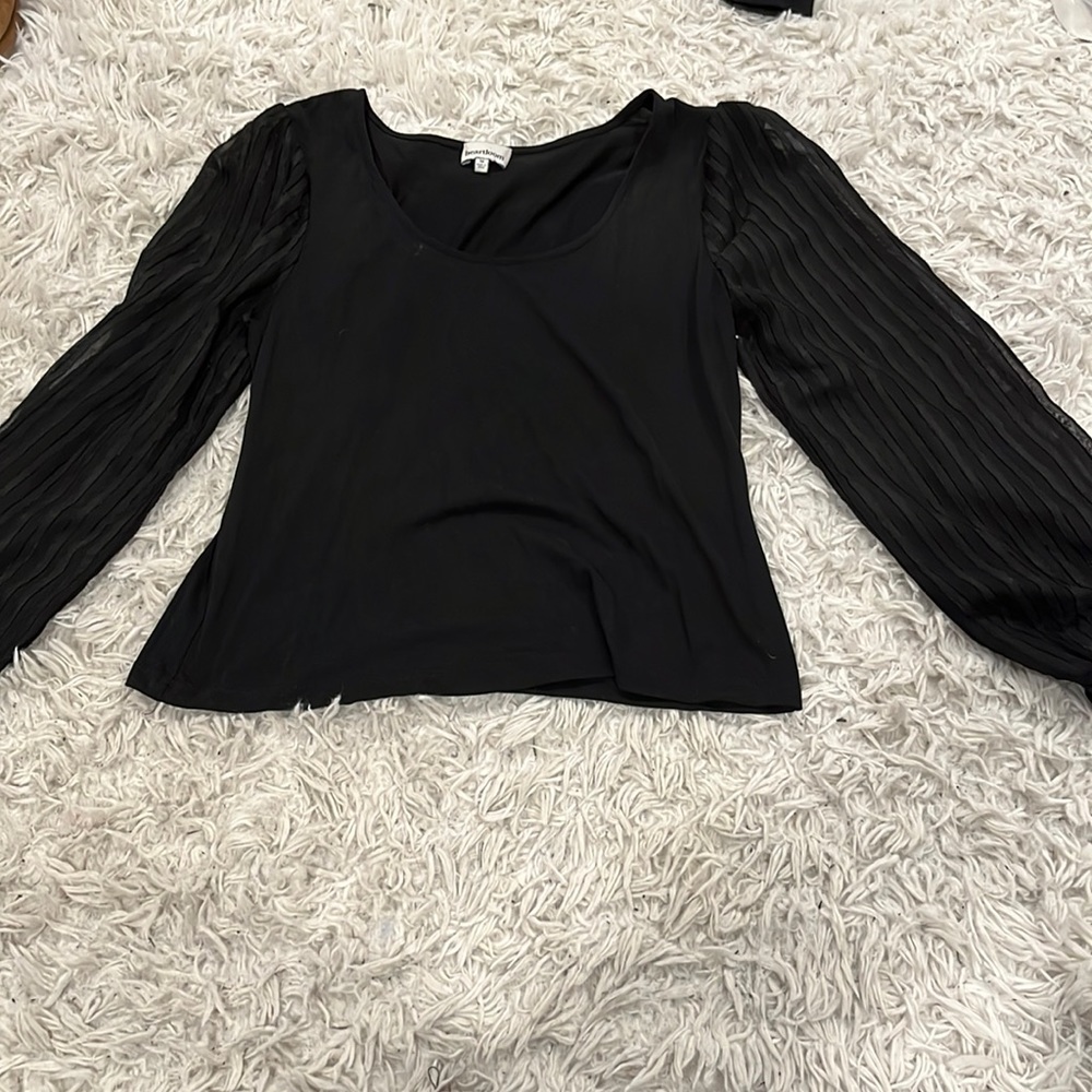 Heart loom blouse with sheer sleeves